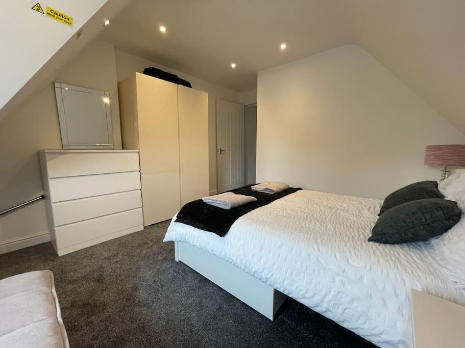 Rosey Lodge -1Bedroom Cousy Flat - Parking, Netflix, Wifi - Close To Blenheim Palace & Oxford - F5 Kidlington Luaran gambar