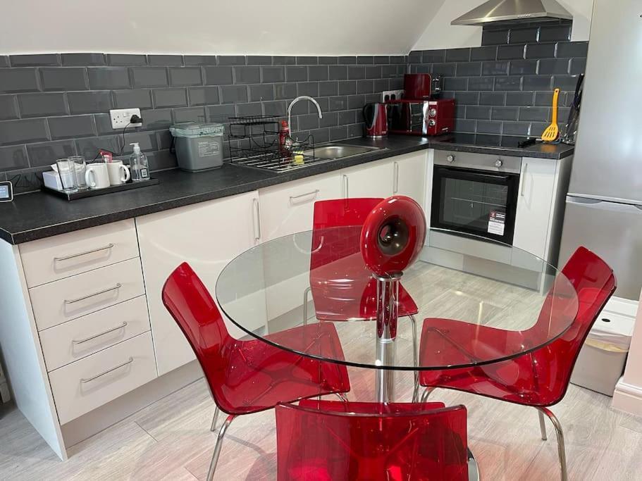 Rosey Lodge -1Bedroom Cousy Flat - Parking, Netflix, Wifi - Close To Blenheim Palace & Oxford - F5 Kidlington Luaran gambar