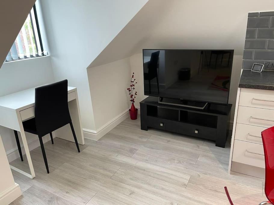 Rosey Lodge -1Bedroom Cousy Flat - Parking, Netflix, Wifi - Close To Blenheim Palace & Oxford - F5 Kidlington Luaran gambar
