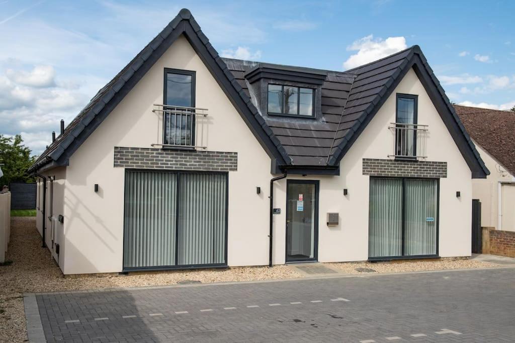 Rosey Lodge -1Bedroom Cousy Flat - Parking, Netflix, Wifi - Close To Blenheim Palace & Oxford - F5 Kidlington Luaran gambar