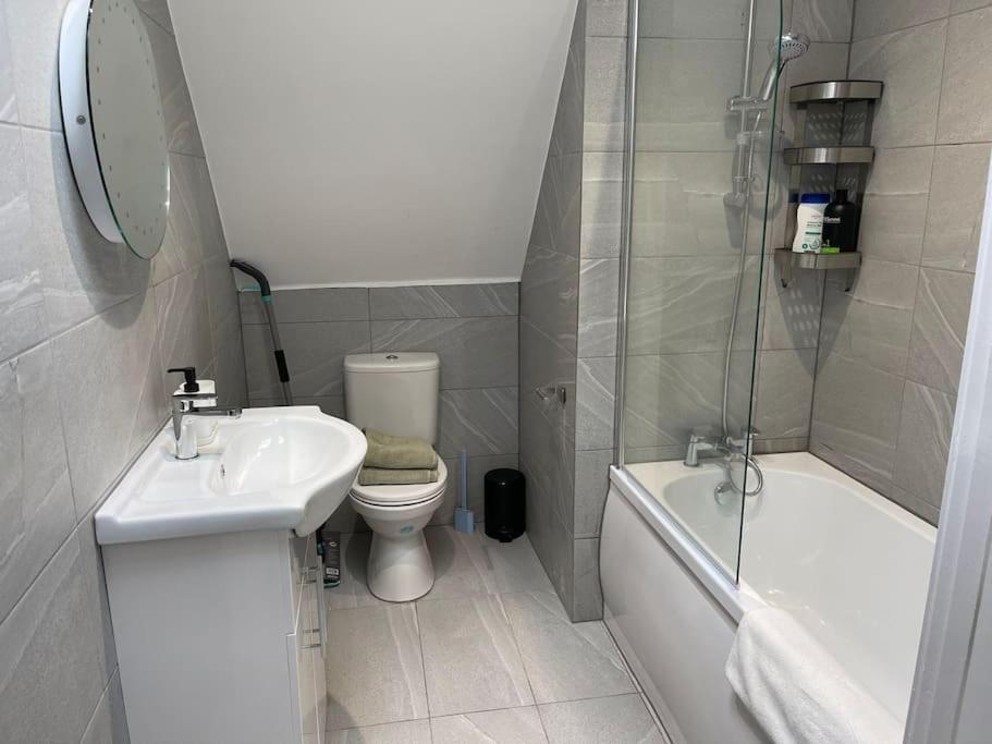 Rosey Lodge -1Bedroom Cousy Flat - Parking, Netflix, Wifi - Close To Blenheim Palace & Oxford - F5 Kidlington Luaran gambar